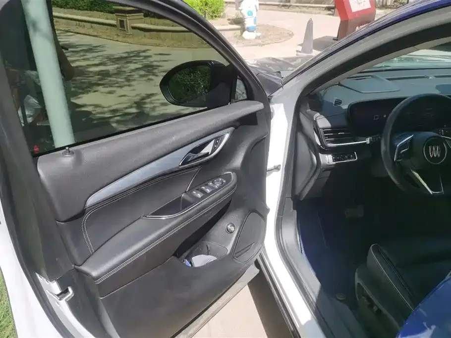 Buick Envision Plus — фото 10