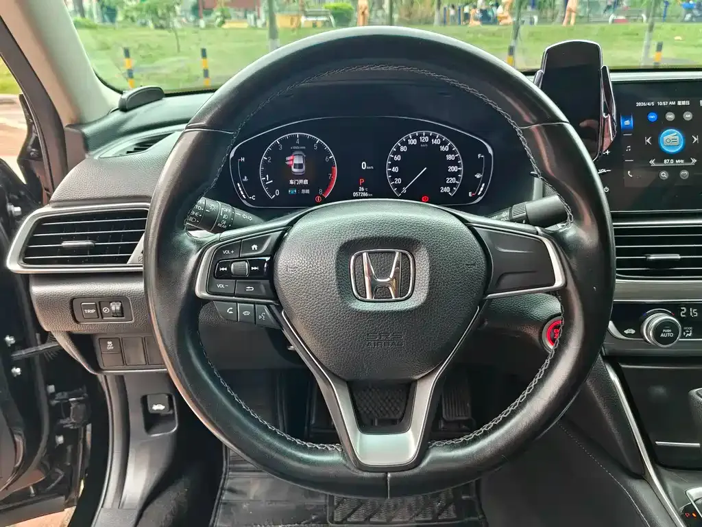 Honda Accord — фото 7