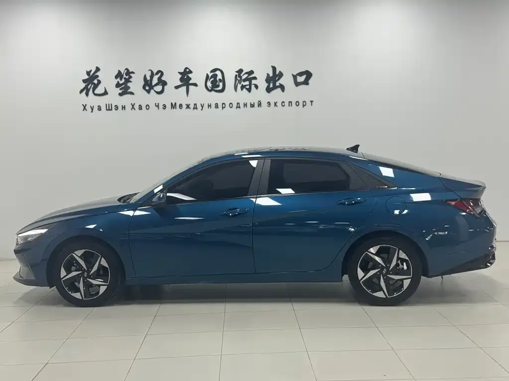Hyundai Elantra — фото 4