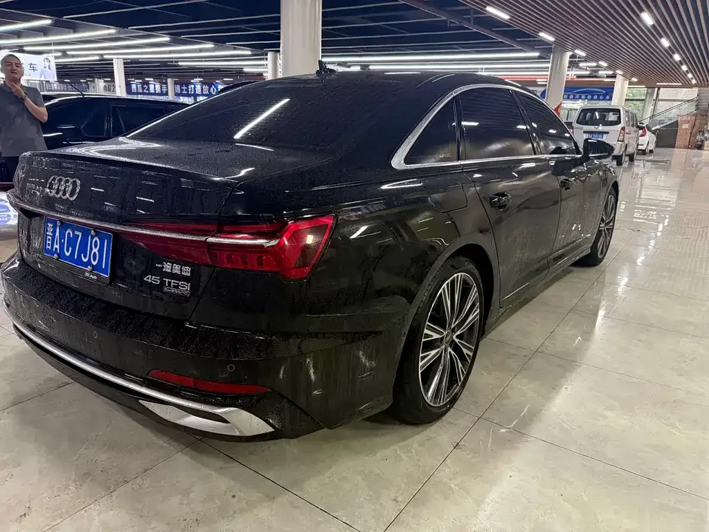 Audi A6L — фото 6