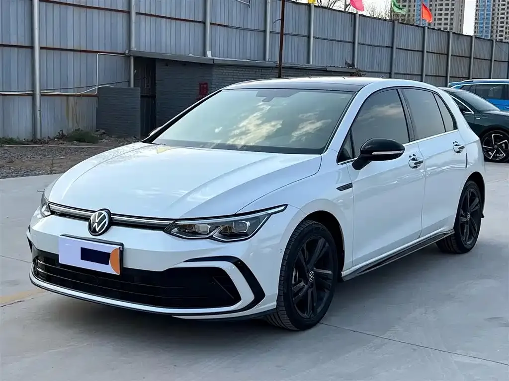 Volkswagen Golf 2023 из CN, фото 1