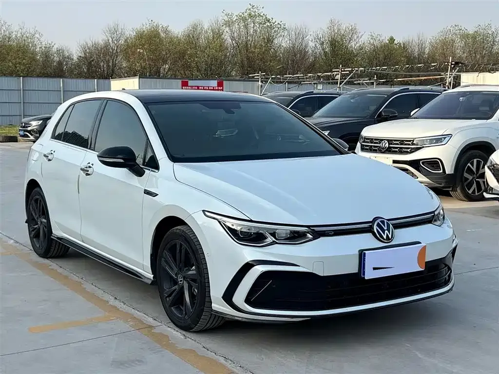 Volkswagen Golf 2023 из CN, фото 8