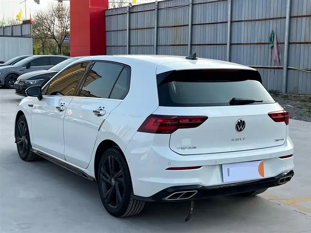 Volkswagen Golf 2023 из CN, фото 7