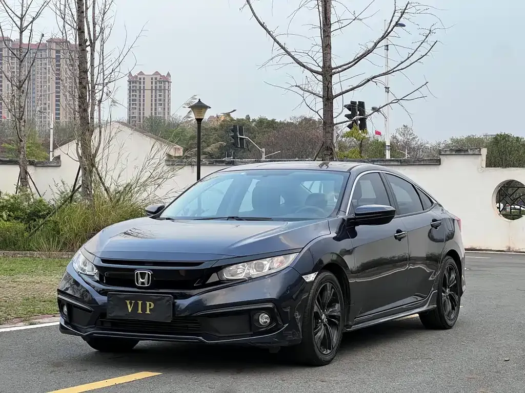 Honda Civic — фото 1