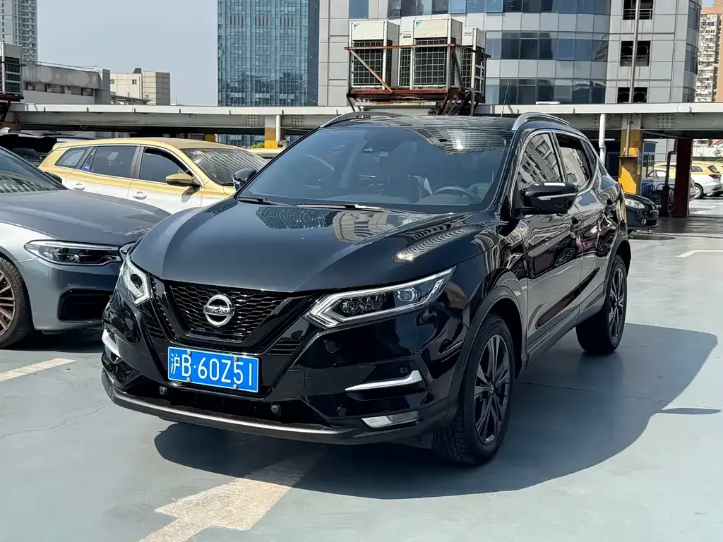 Nissan Qashqai — фото 1