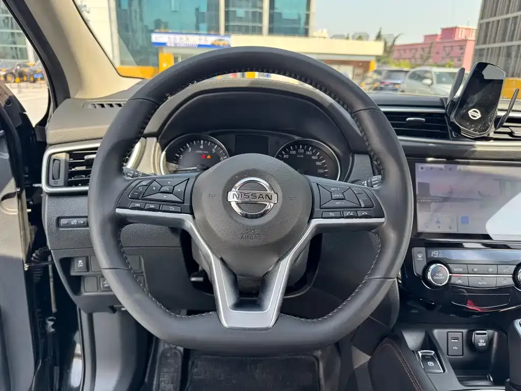 Nissan Qashqai — фото 5