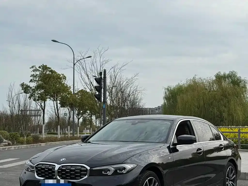 BMW 3 Series — фото 1