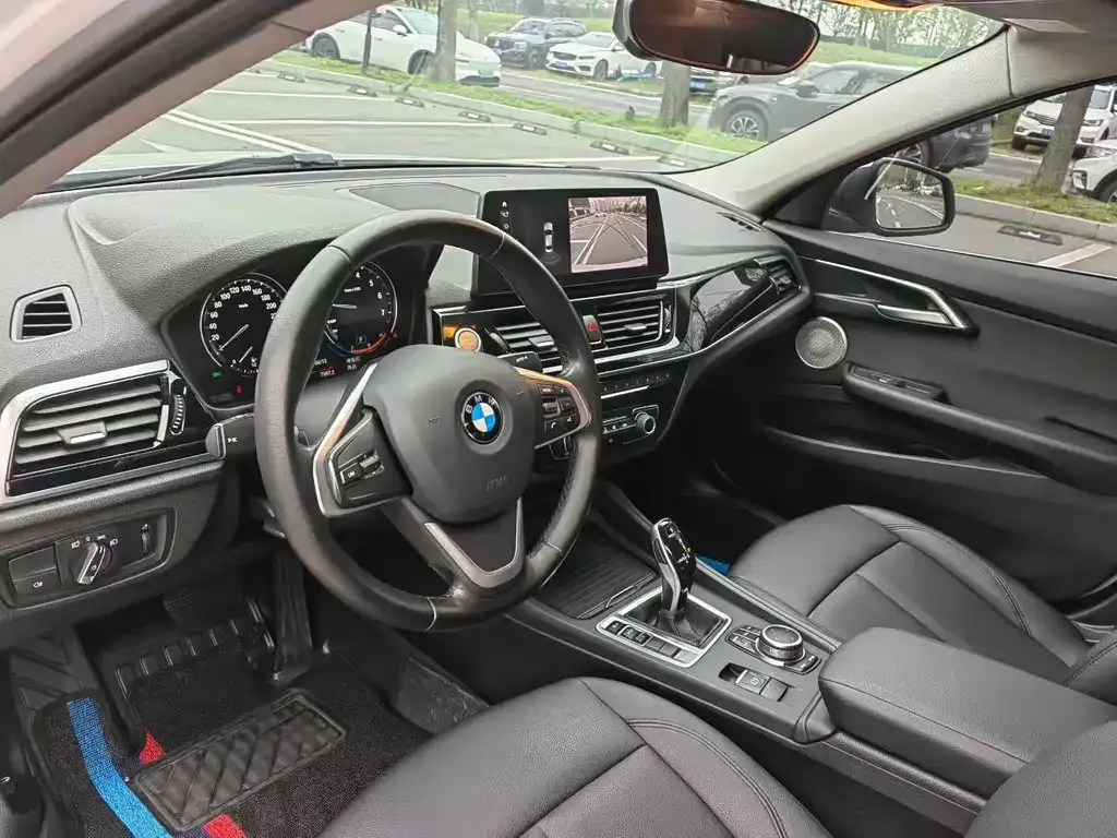 BMW 1 Series 2021 из CN, фото 3