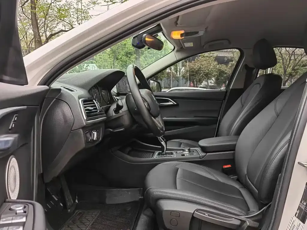 BMW 1 Series 2021 из CN, фото 4