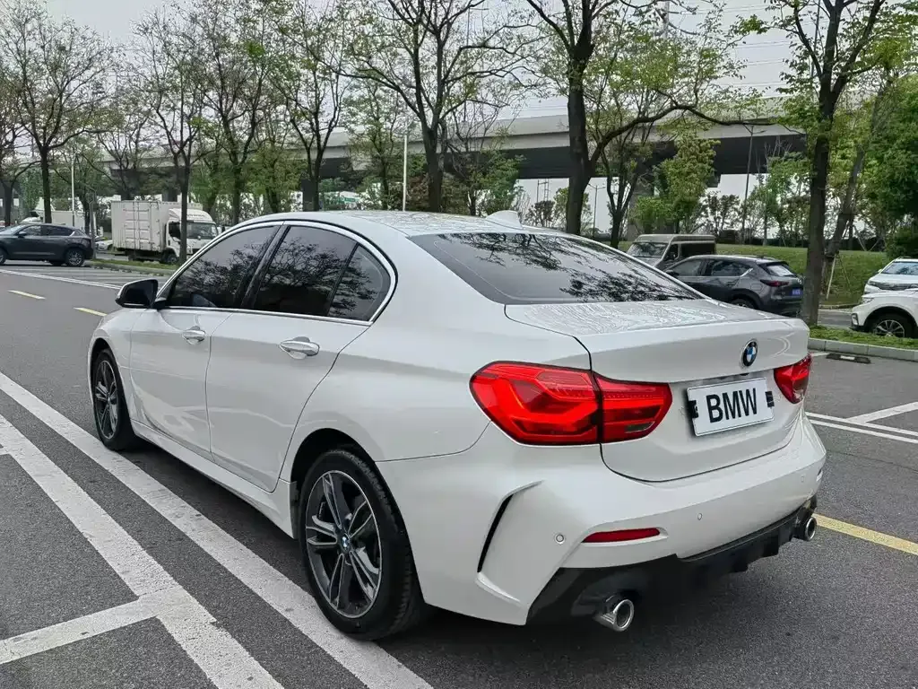 BMW 1 Series 2021 из CN, фото 8