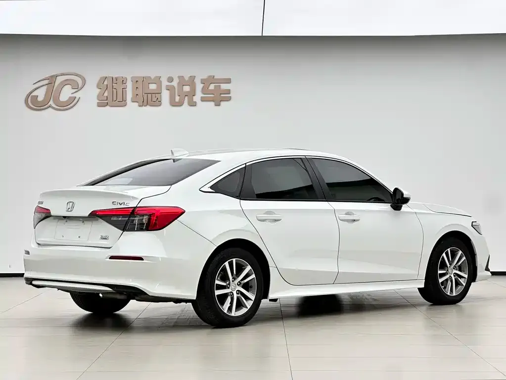 Honda Civic — фото 10