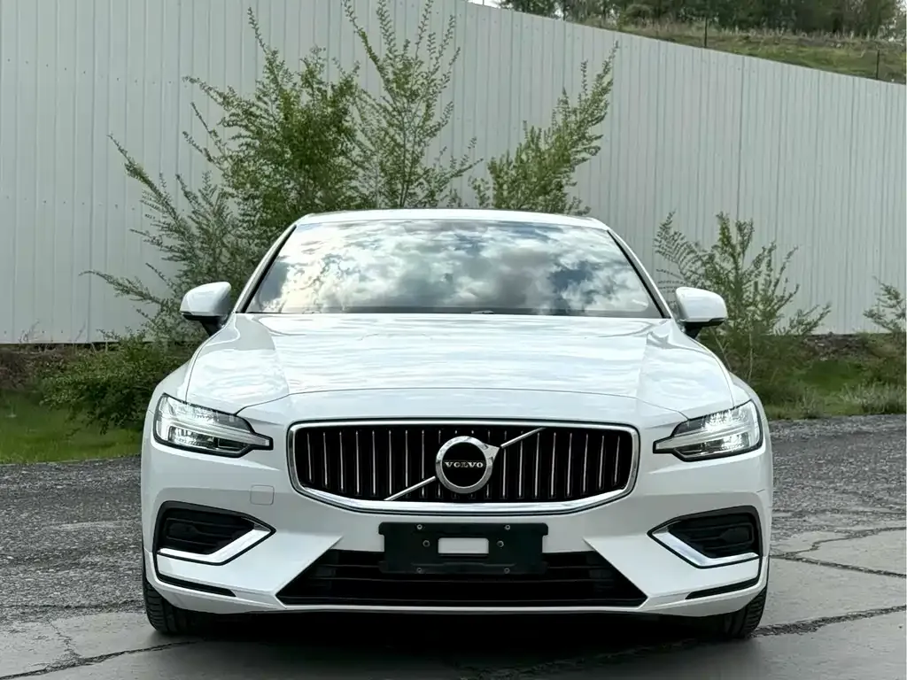Volvo S60 — фото 4