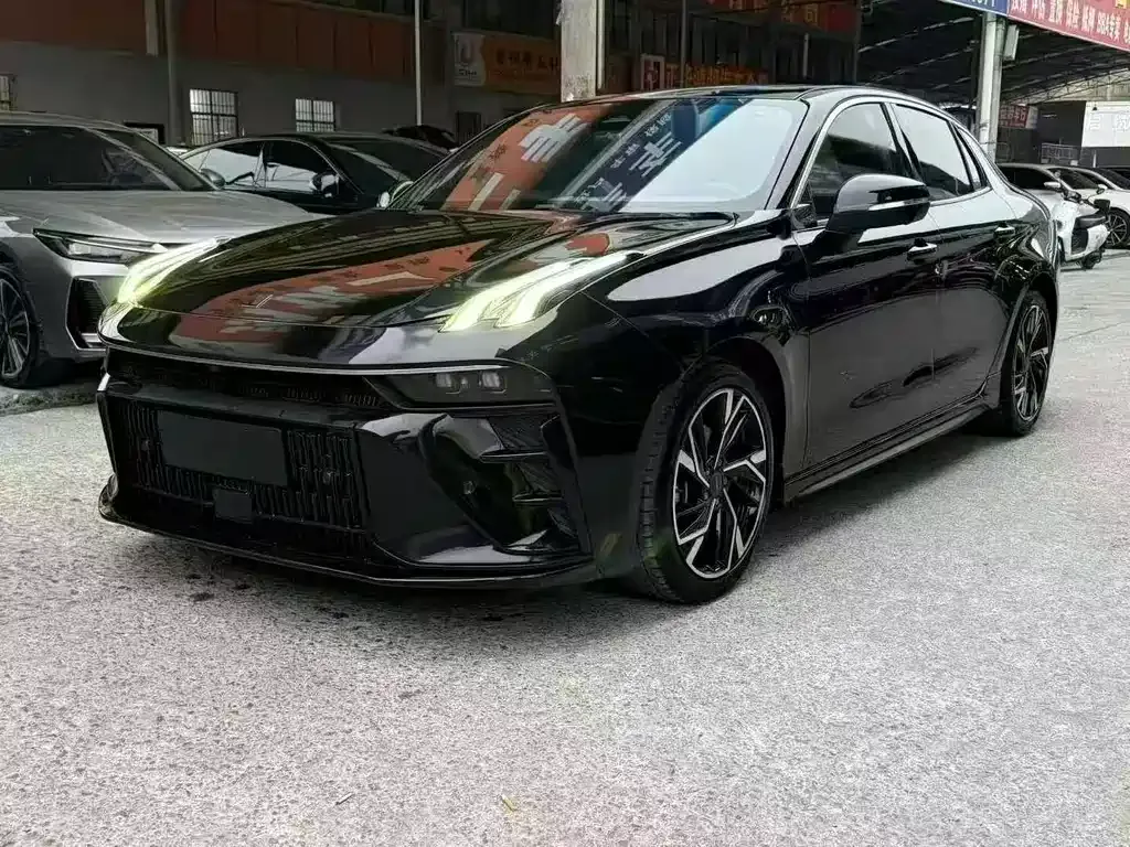 Lynk & Co 03