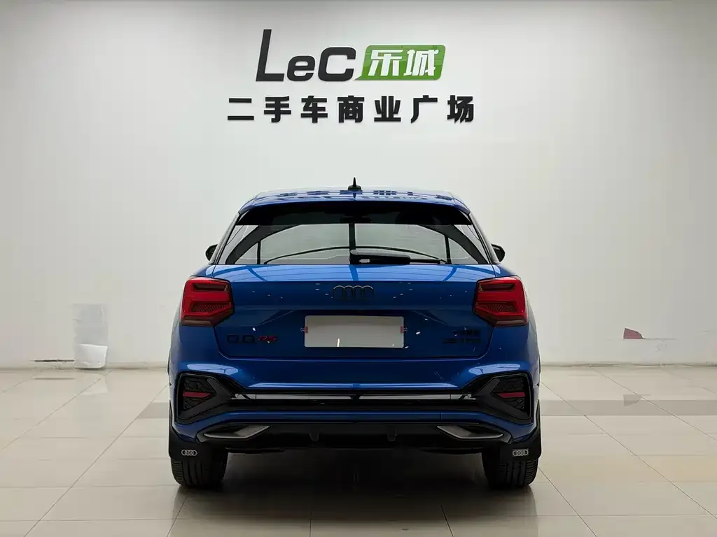 Audi Q2L 2025 из CN, фото 4