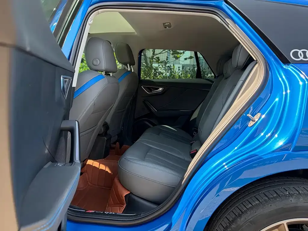 Audi Q2L 2025 из CN, фото 8