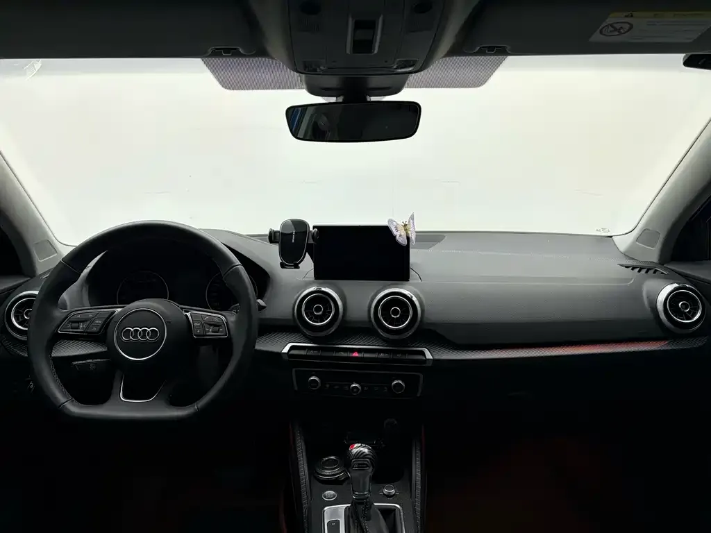 Audi Q2L 2025 из CN, фото 3
