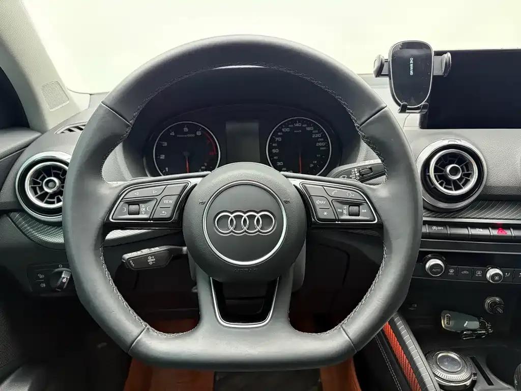 Audi Q2L 2025 из CN, фото 7