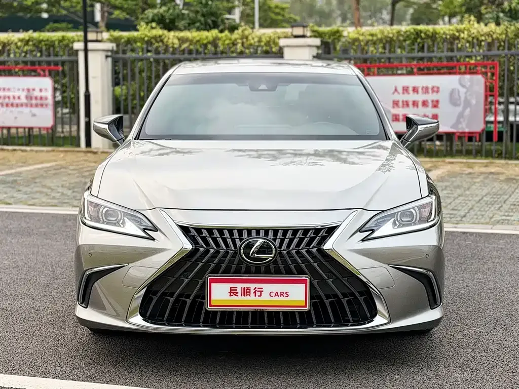 Lexus ES — фото 5