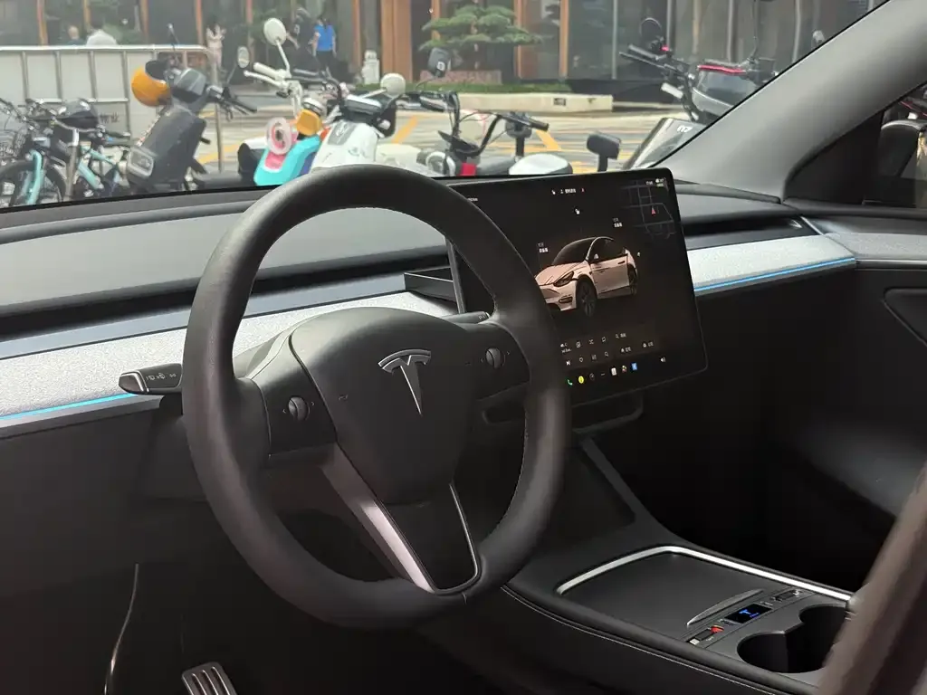 Tesla Model Y 2024 из CN, фото 3