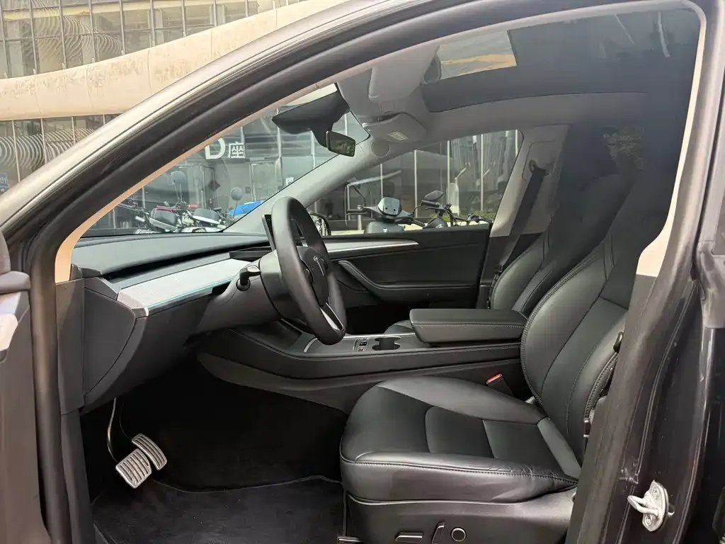 Tesla Model Y 2024 из CN, фото 4