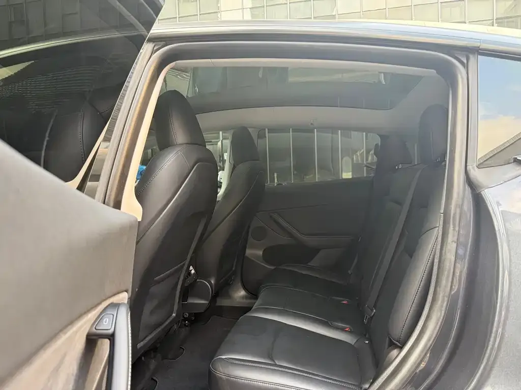Tesla Model Y 2024 из CN, фото 5