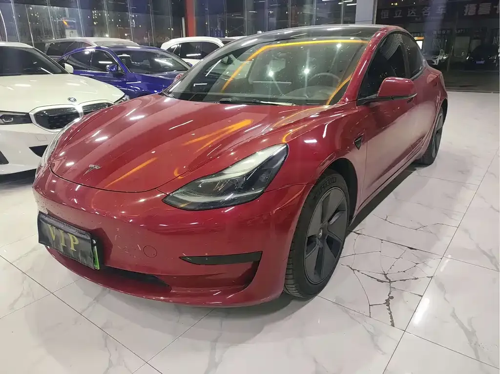 Tesla Model 3 — фото 1