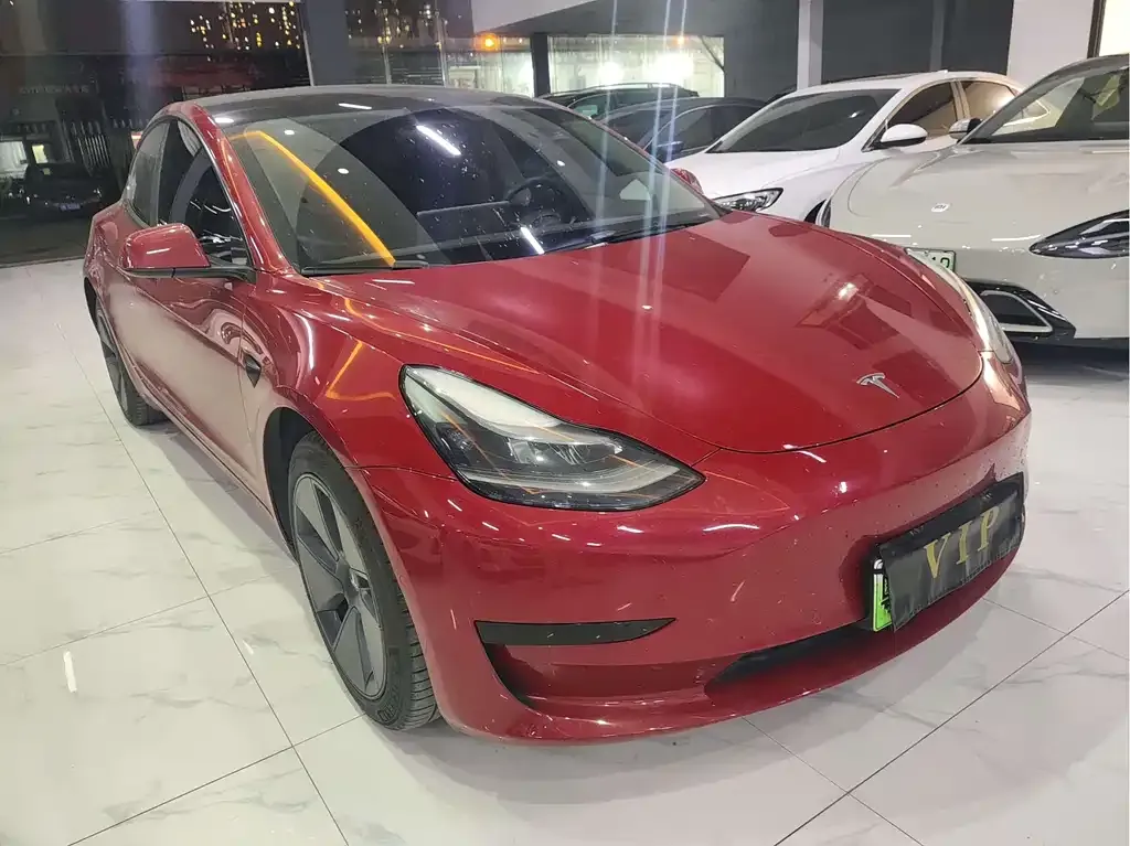Tesla Model 3 — фото 5