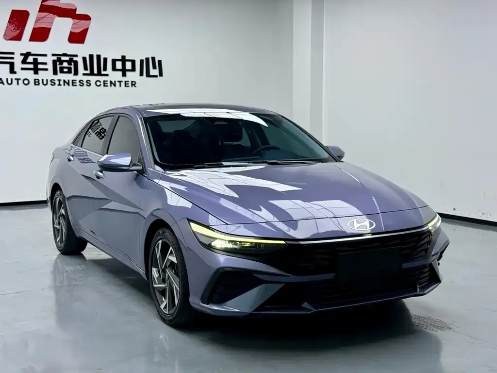 Hyundai Elantra — фото 3