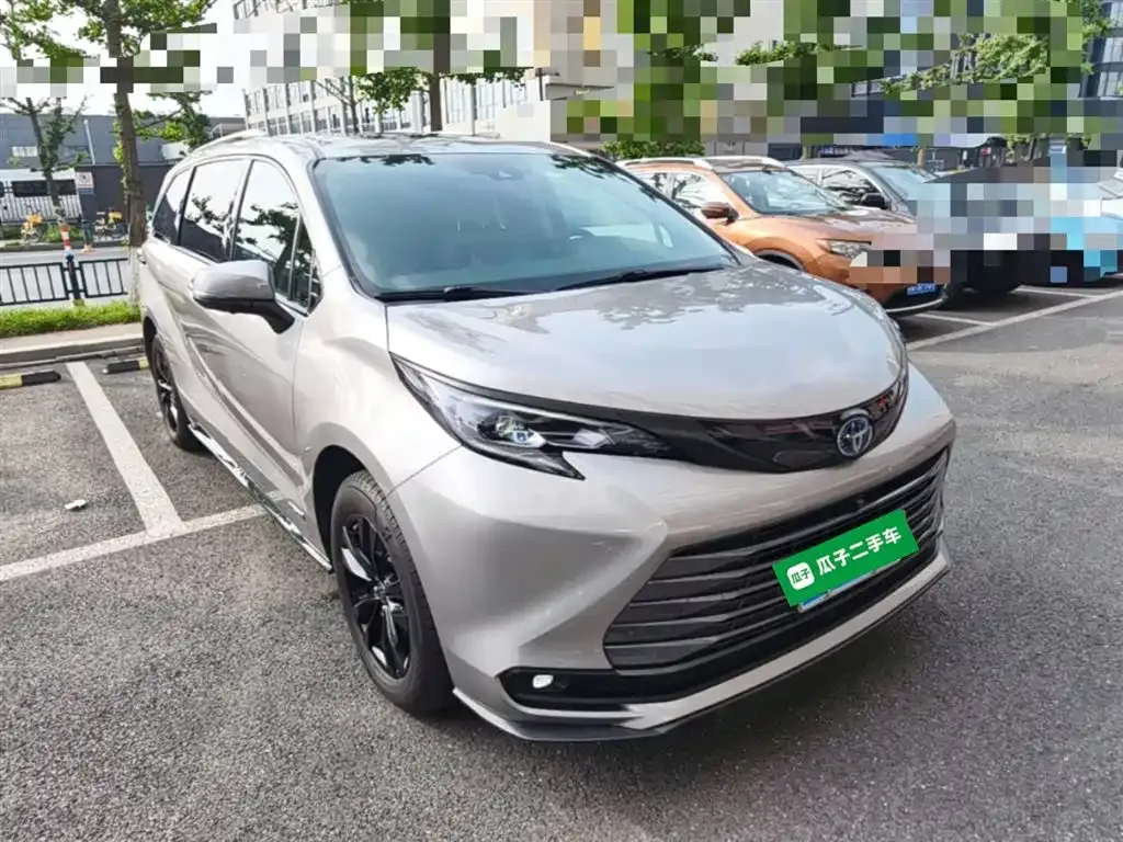 Toyota Sienna 2022 из CN, фото 2