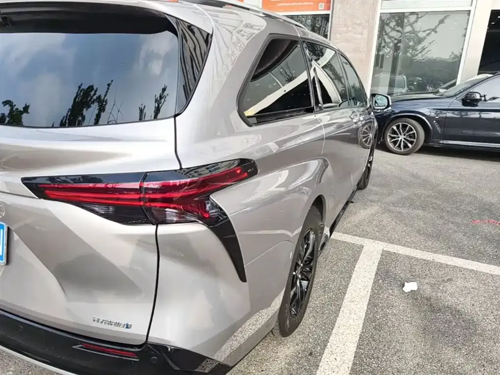 Toyota Sienna 2022 из CN, фото 4