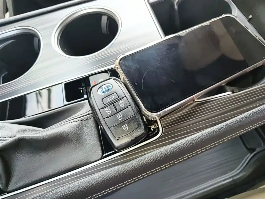 Toyota Sienna 2022 из CN, фото 6