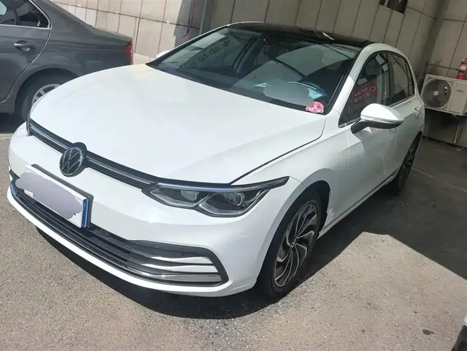 Volkswagen Golf 2023 из CN, фото 1