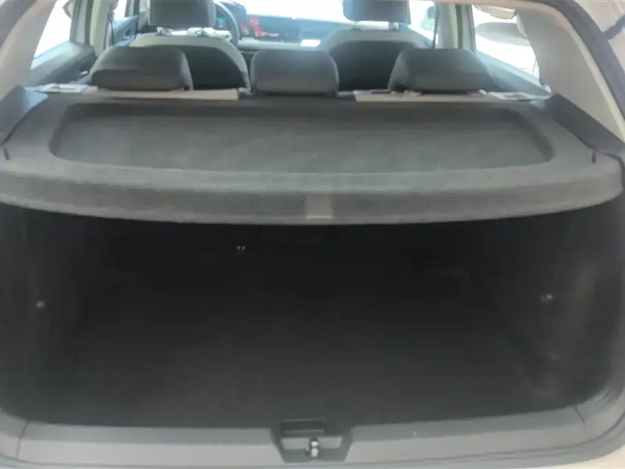 Volkswagen Golf 2023 из CN, фото 2