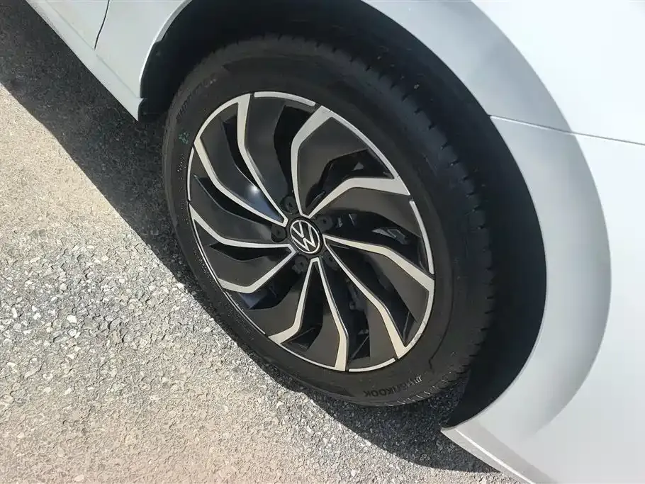 Volkswagen Golf 2023 из CN, фото 10
