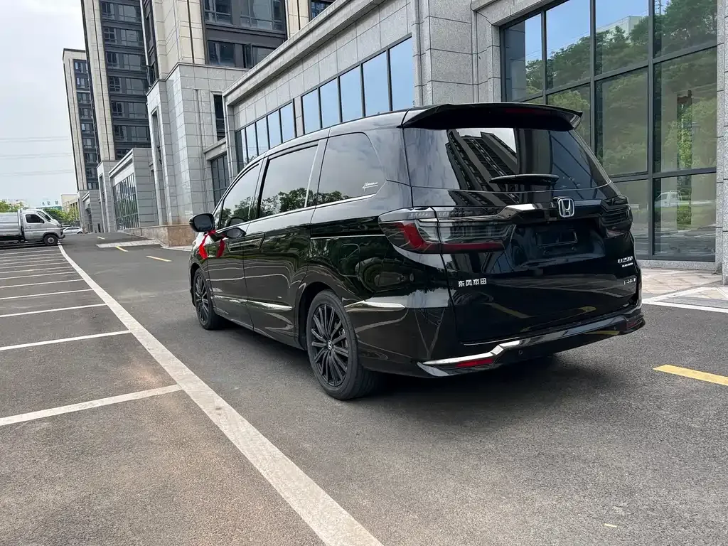 Honda Elysion 2025 из CN, фото 9
