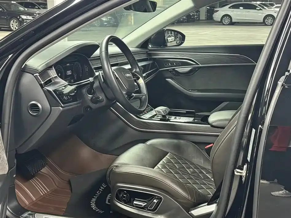 Audi A8 2022 из CN, фото 5
