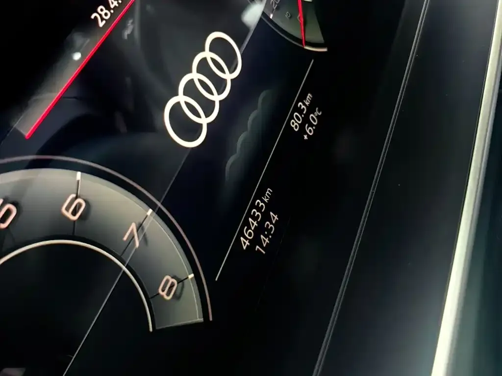 Audi A8 2022 из CN, фото 2