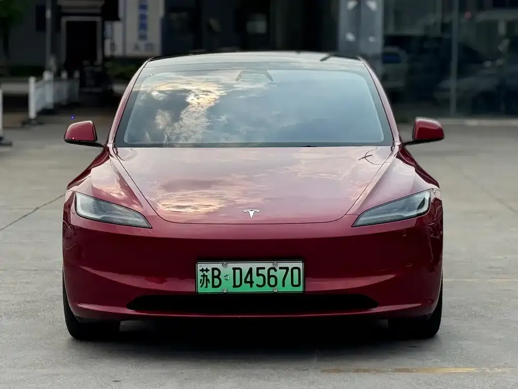 Tesla Model 3 — фото 3