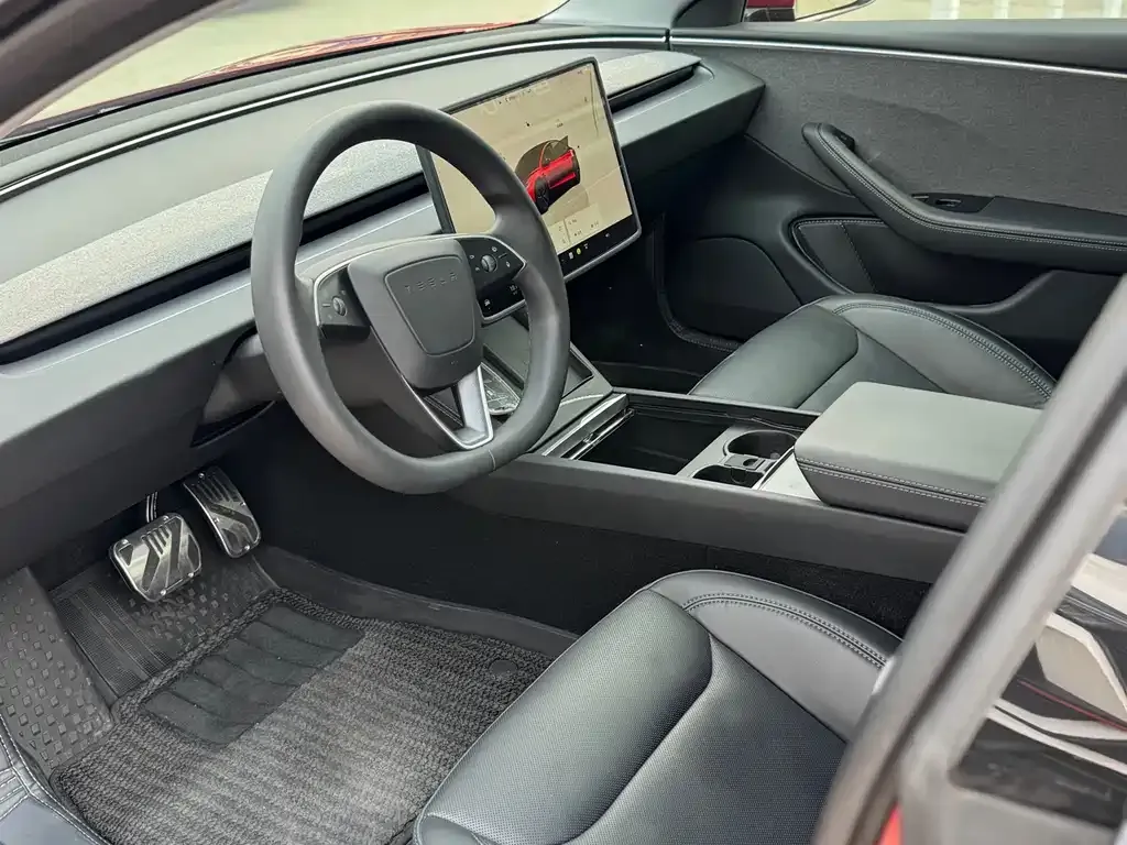Tesla Model 3 — фото 4