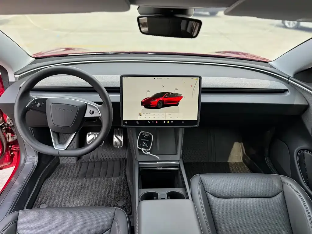 Tesla Model 3 — фото 5
