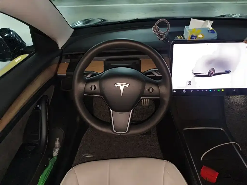 Tesla Model 3 — фото 7