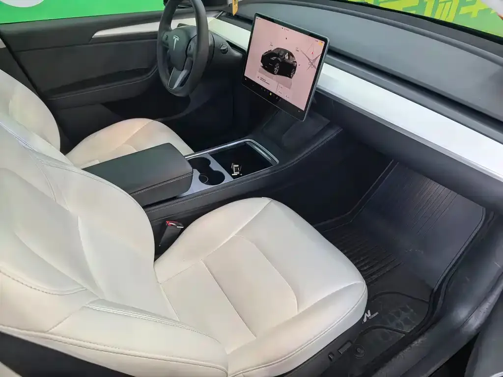 Tesla Model Y — фото 3