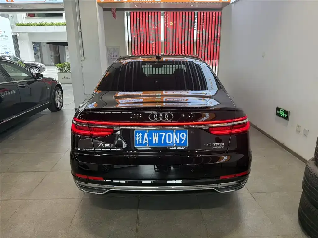 Audi A8 — фото 5