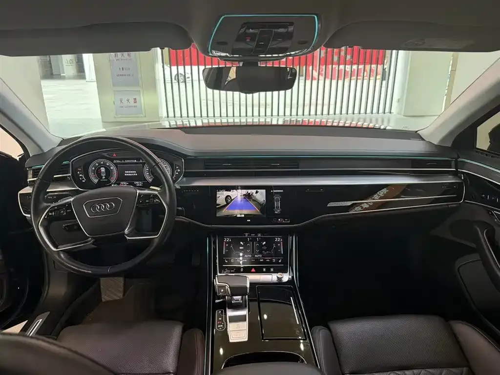 Audi A8 — фото 6