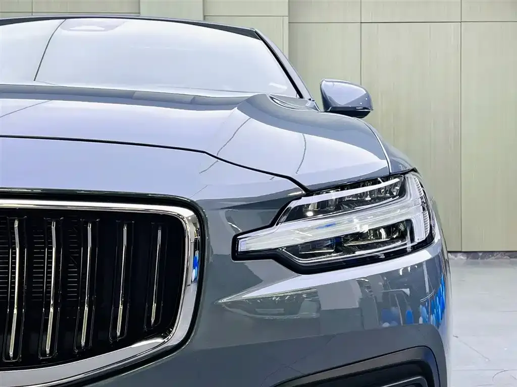 Volvo S60 2024 из CN, фото 5