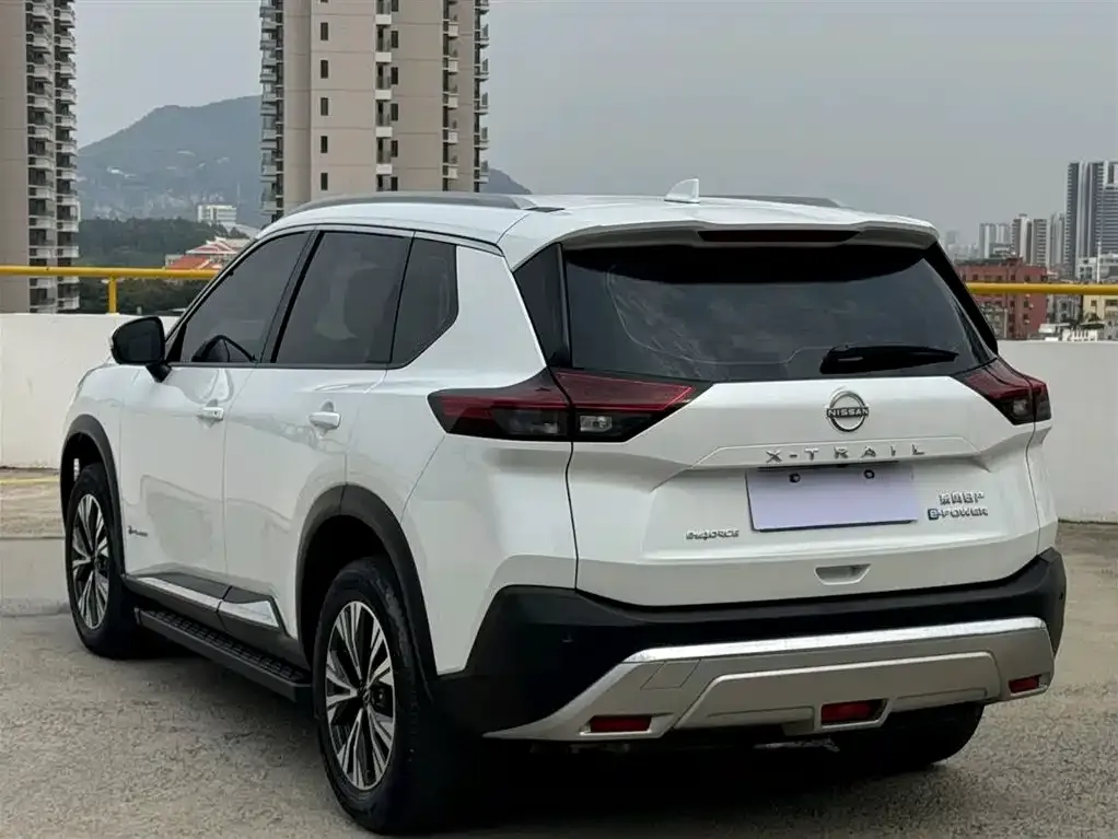 Nissan X-Trail — фото 10