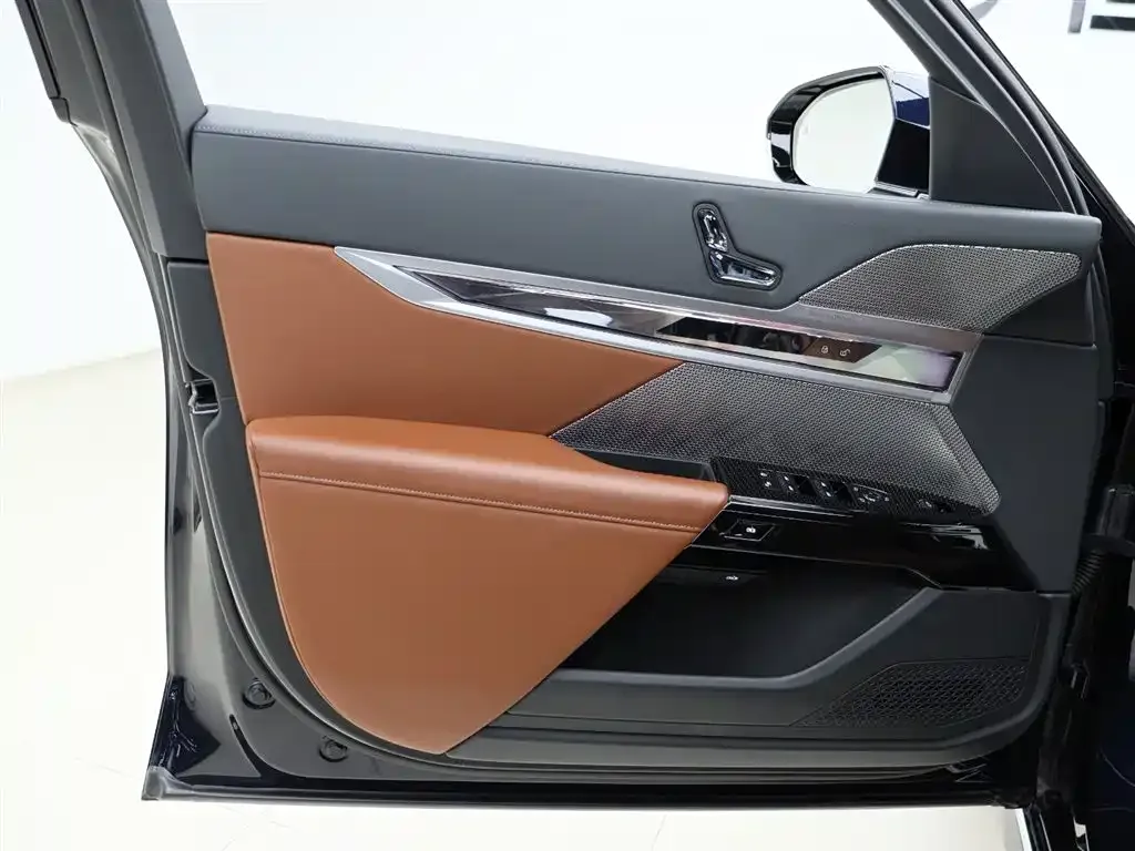 BMW i7 2024 из CN, фото 7