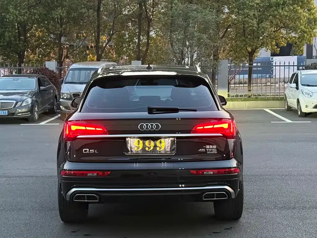 Audi Q5L — фото 7