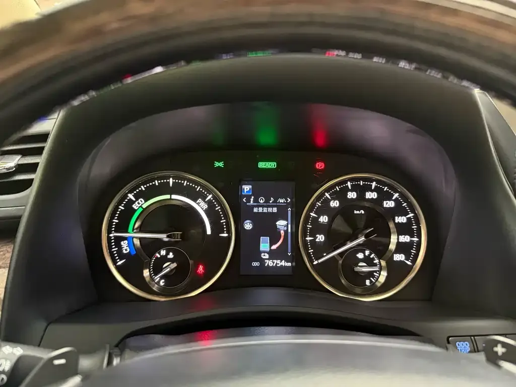 Toyota Alphard — фото 4
