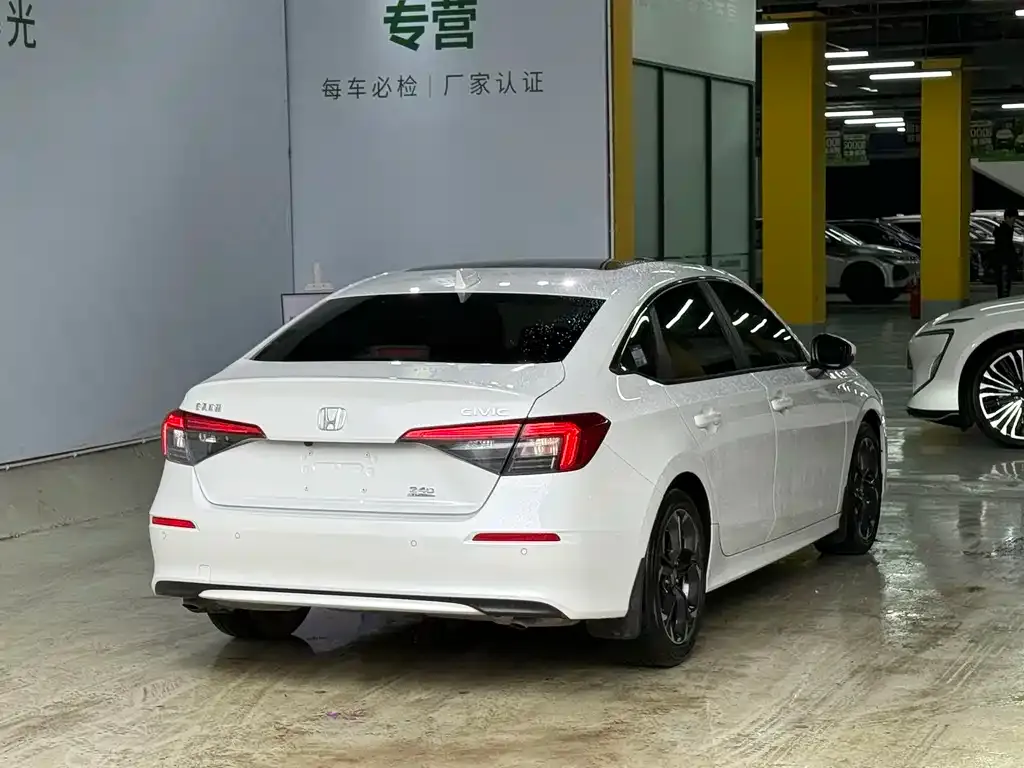 Honda Civic — фото 10